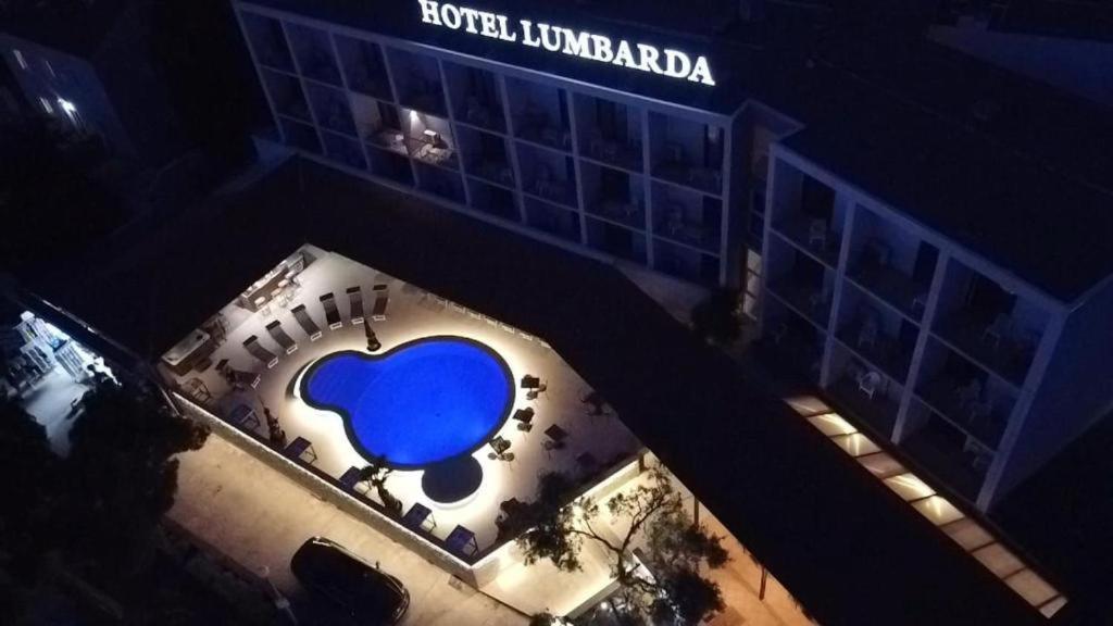 Hotel Lumbarda Luaran gambar
