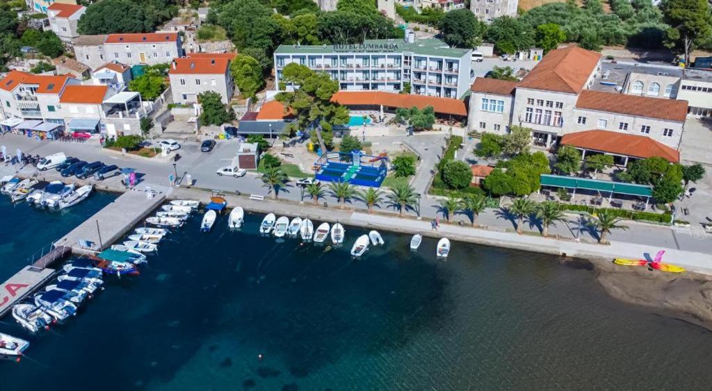 Hotel Lumbarda Luaran gambar