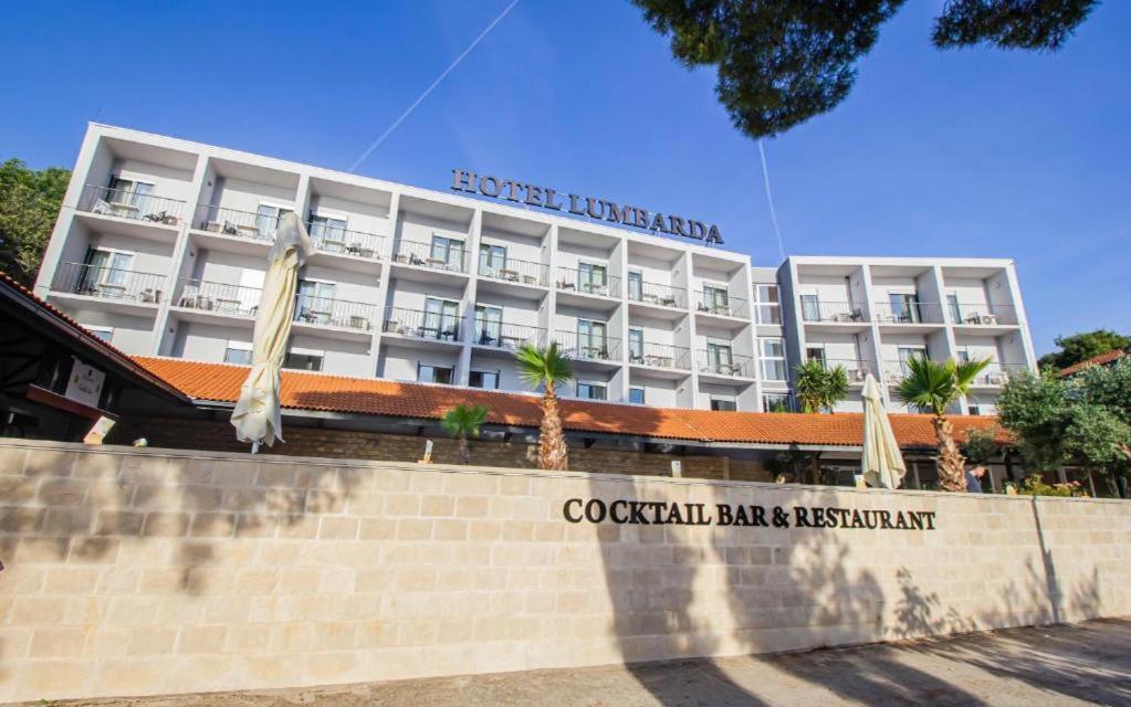 Hotel Lumbarda Luaran gambar