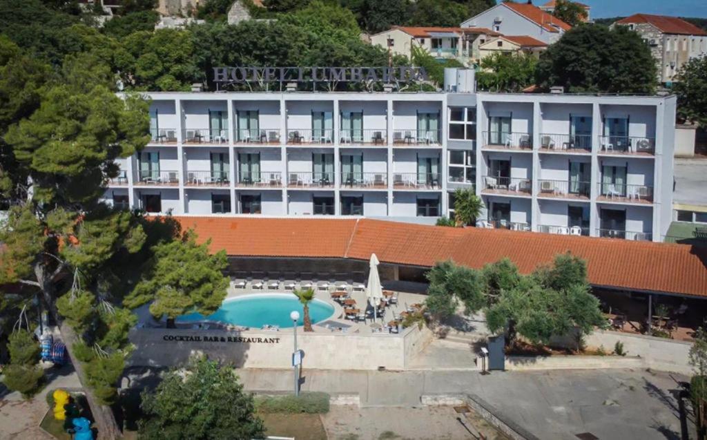 Hotel Lumbarda Luaran gambar