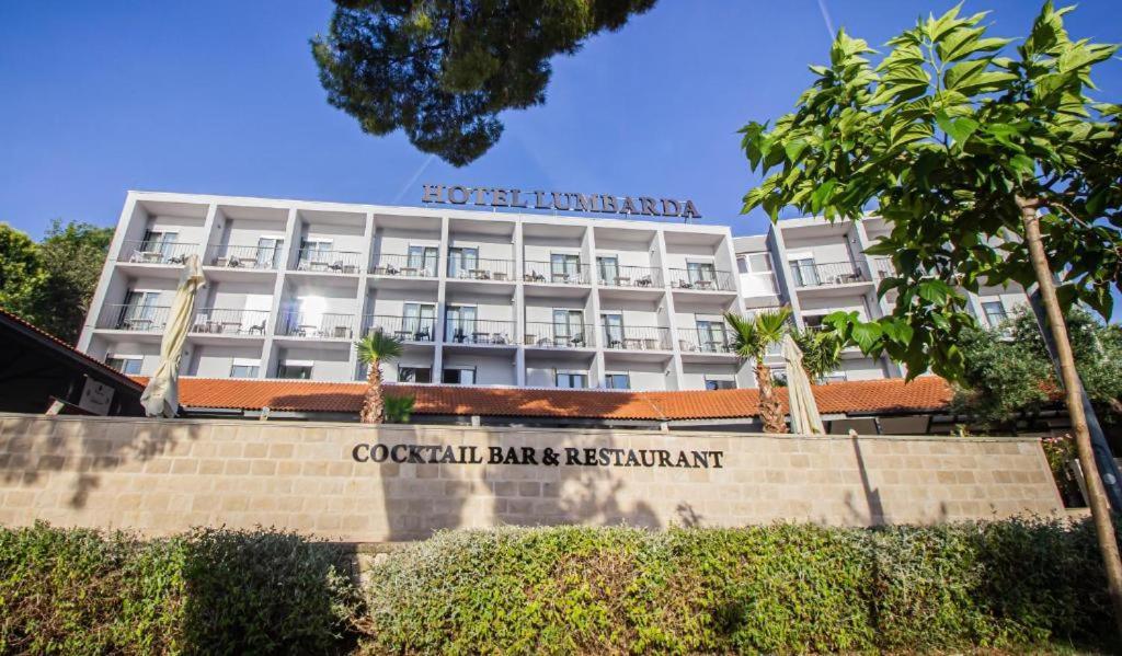 Hotel Lumbarda Luaran gambar